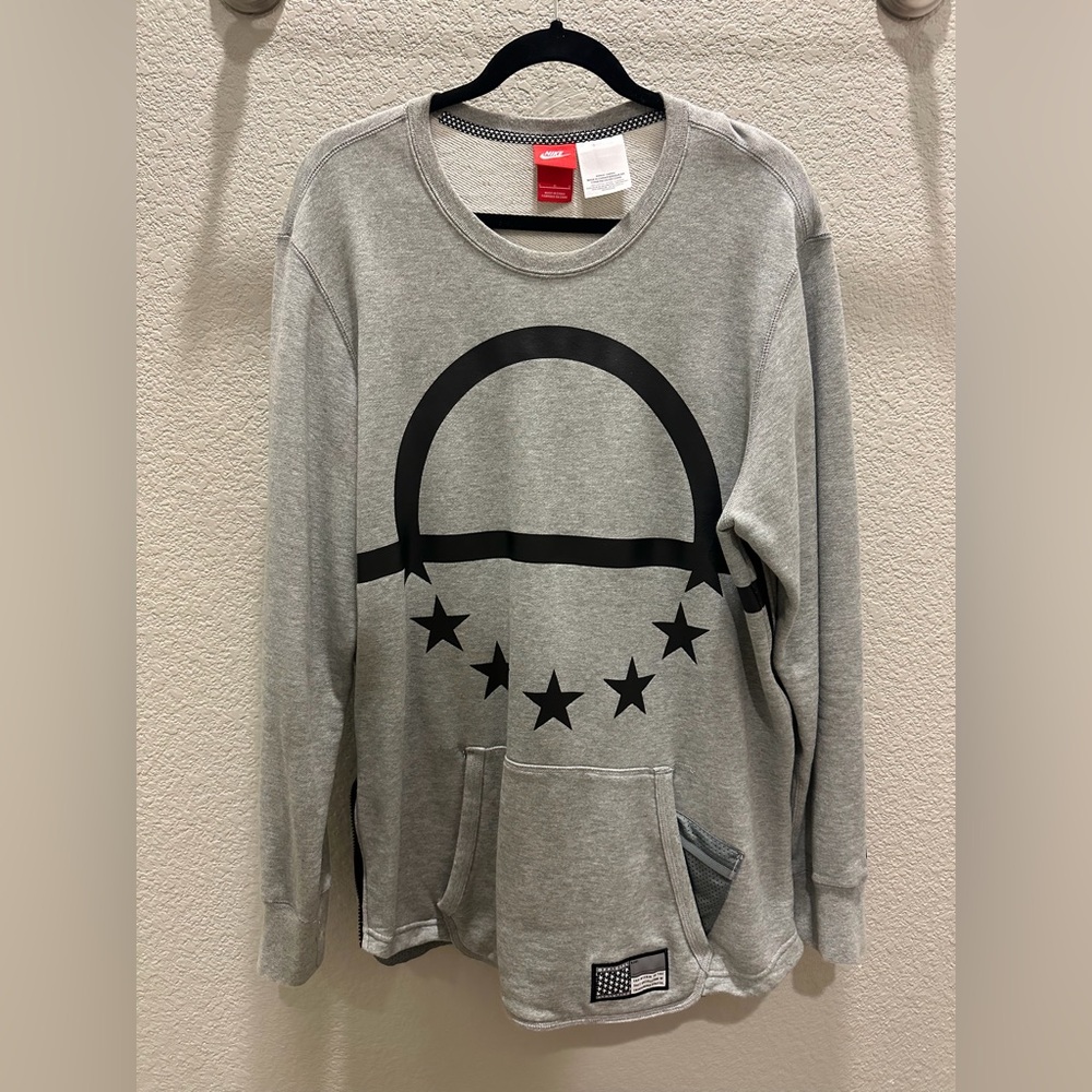 Nike Gray Sweatshirt with Black Star Arc Graphic